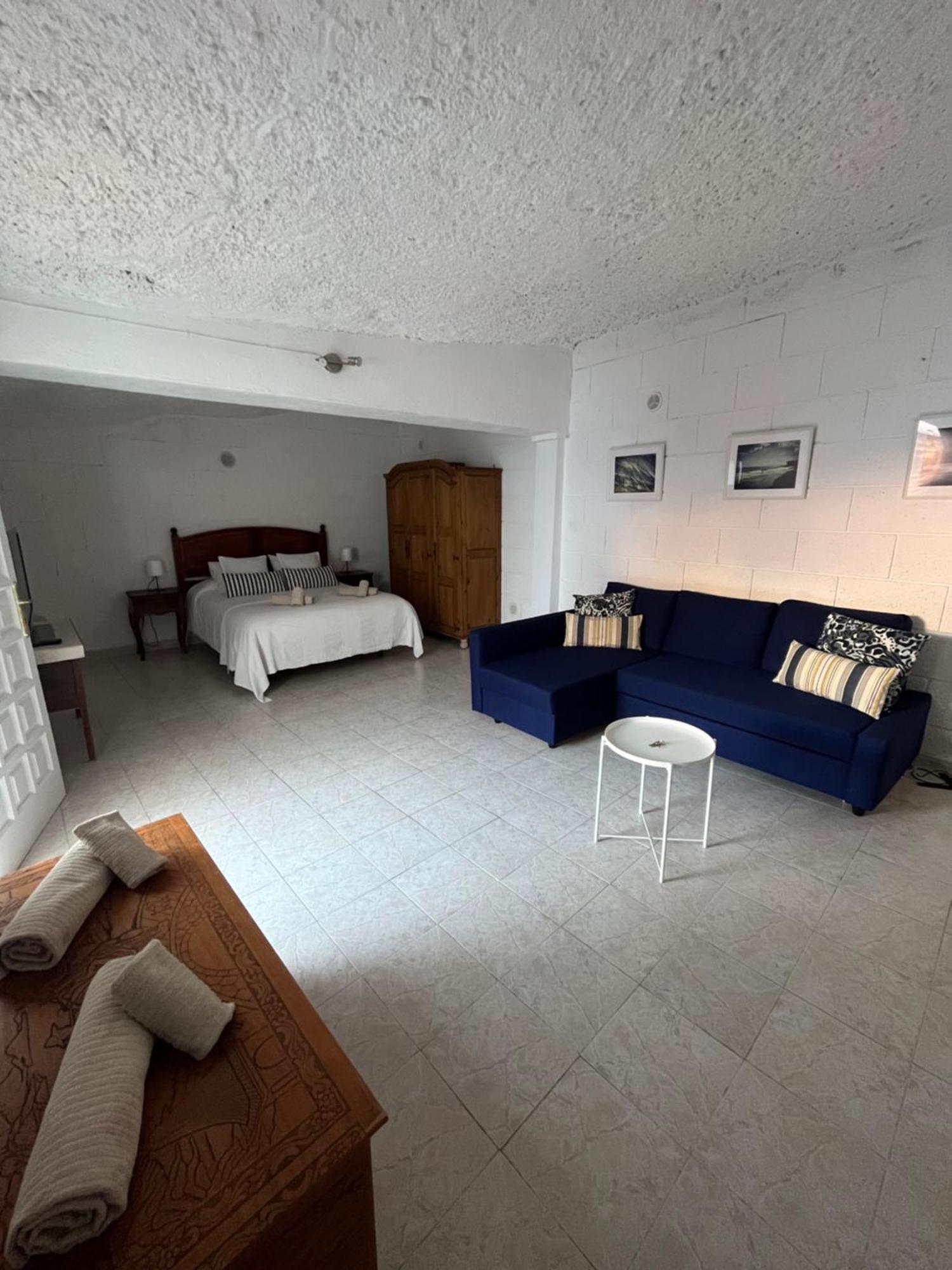 Whispering Tides Villa 칸델라리아 외부 사진